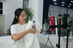 服務(wù)“夜”態(tài)，創(chuàng)造商機！英儂魏經(jīng)理如是說