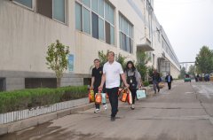 國慶中秋  員工“有?！? /></div>
			<div   id=