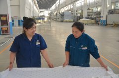 家紡車(chē)間：生產(chǎn)線上的“姐妹花”